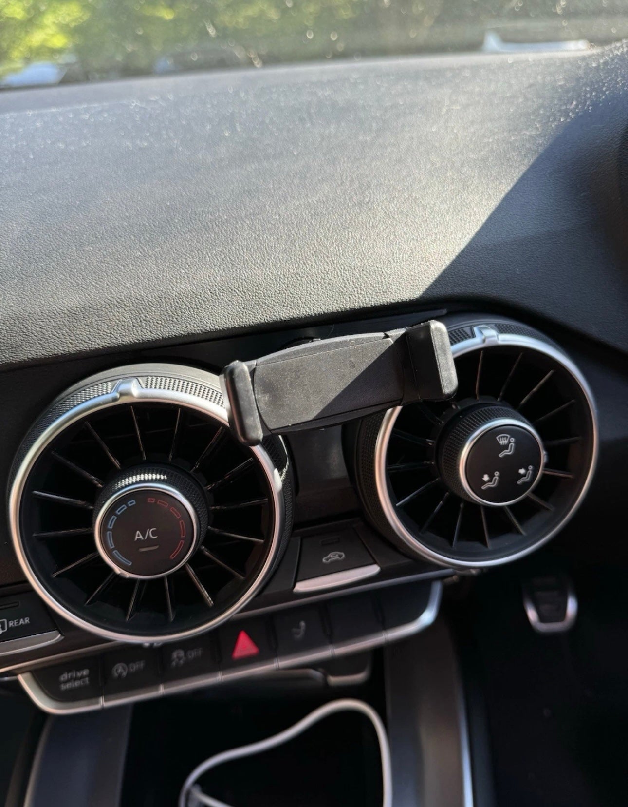 Audi TT MK3 Phone Holder