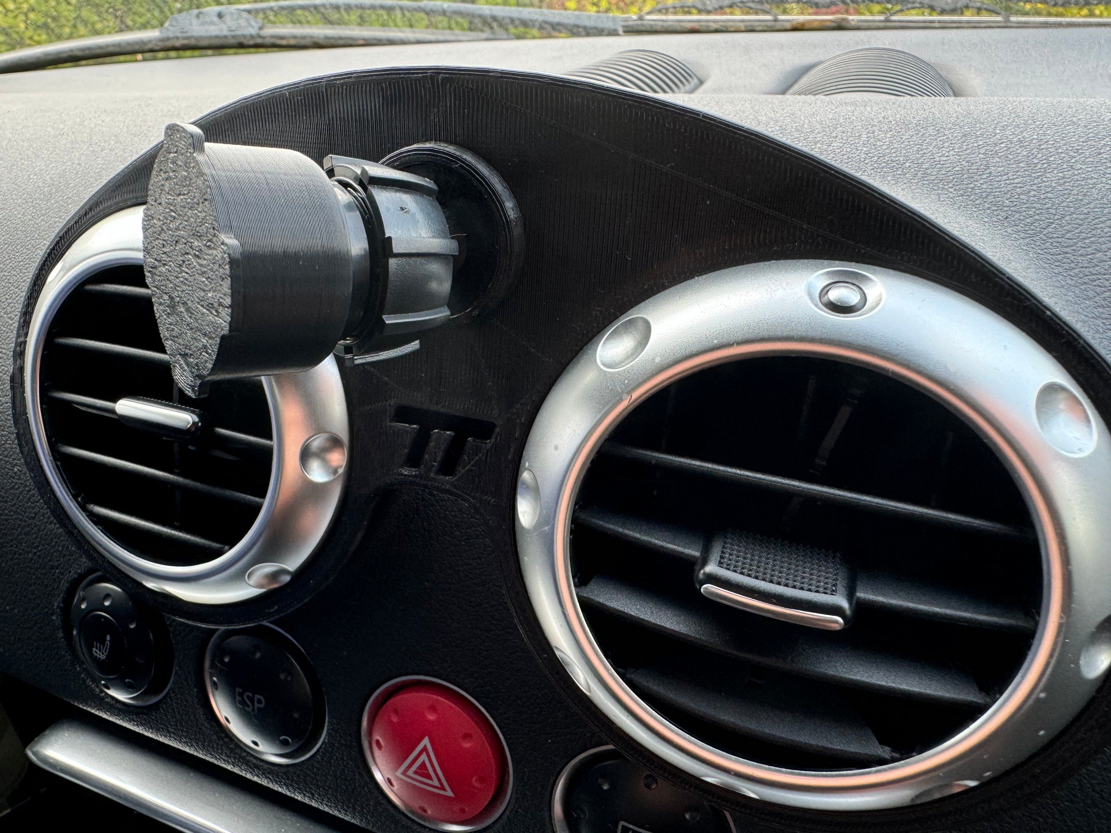 Audi TT MK1 Quad Lock Phone Holder