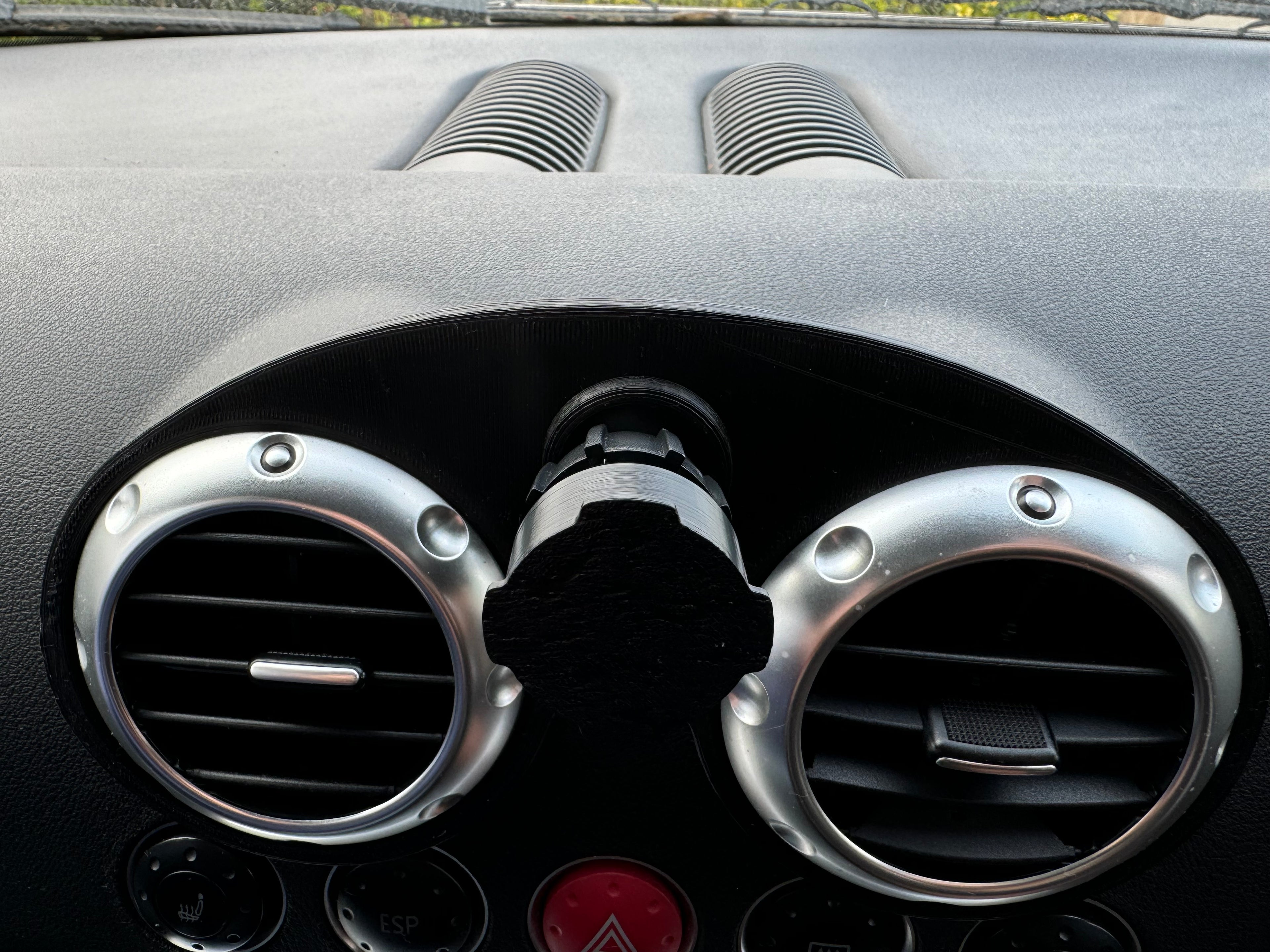 Audi TT MK1 Quad Lock Phone Holder