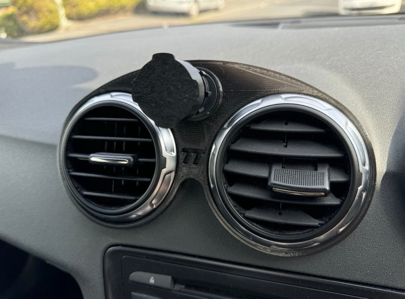 Audi TT MK2 Quad Lock Phone Holder