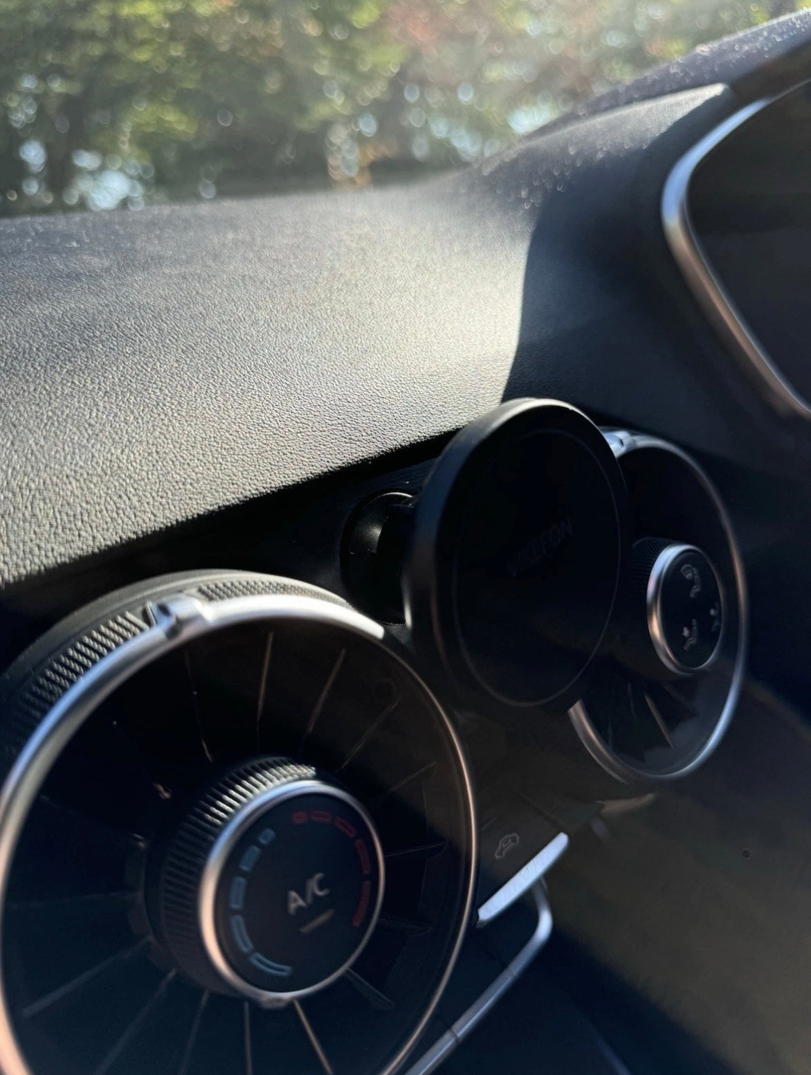 Audi TT MK3 Mag Safe Phone Holder