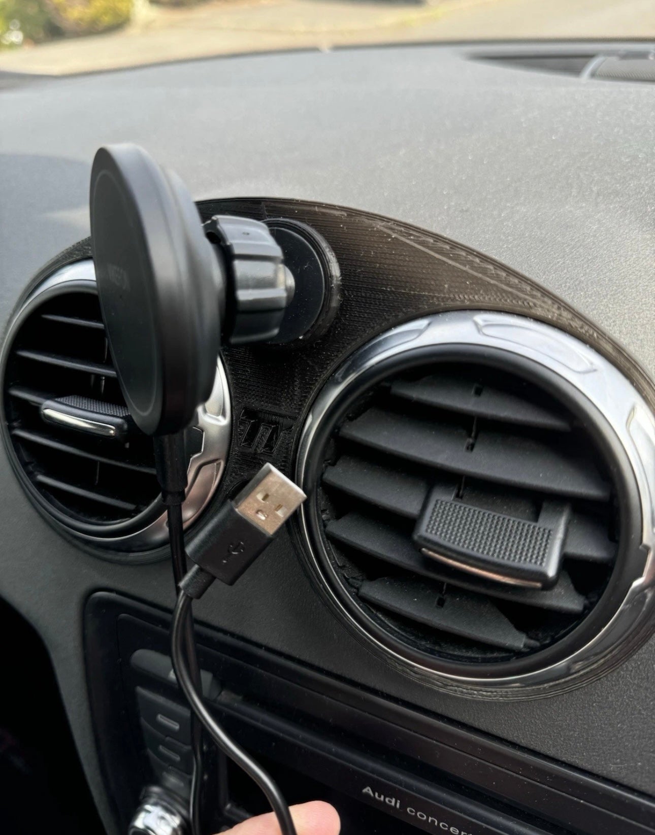 Audi TT MK2 Mag Safe Phone Holder