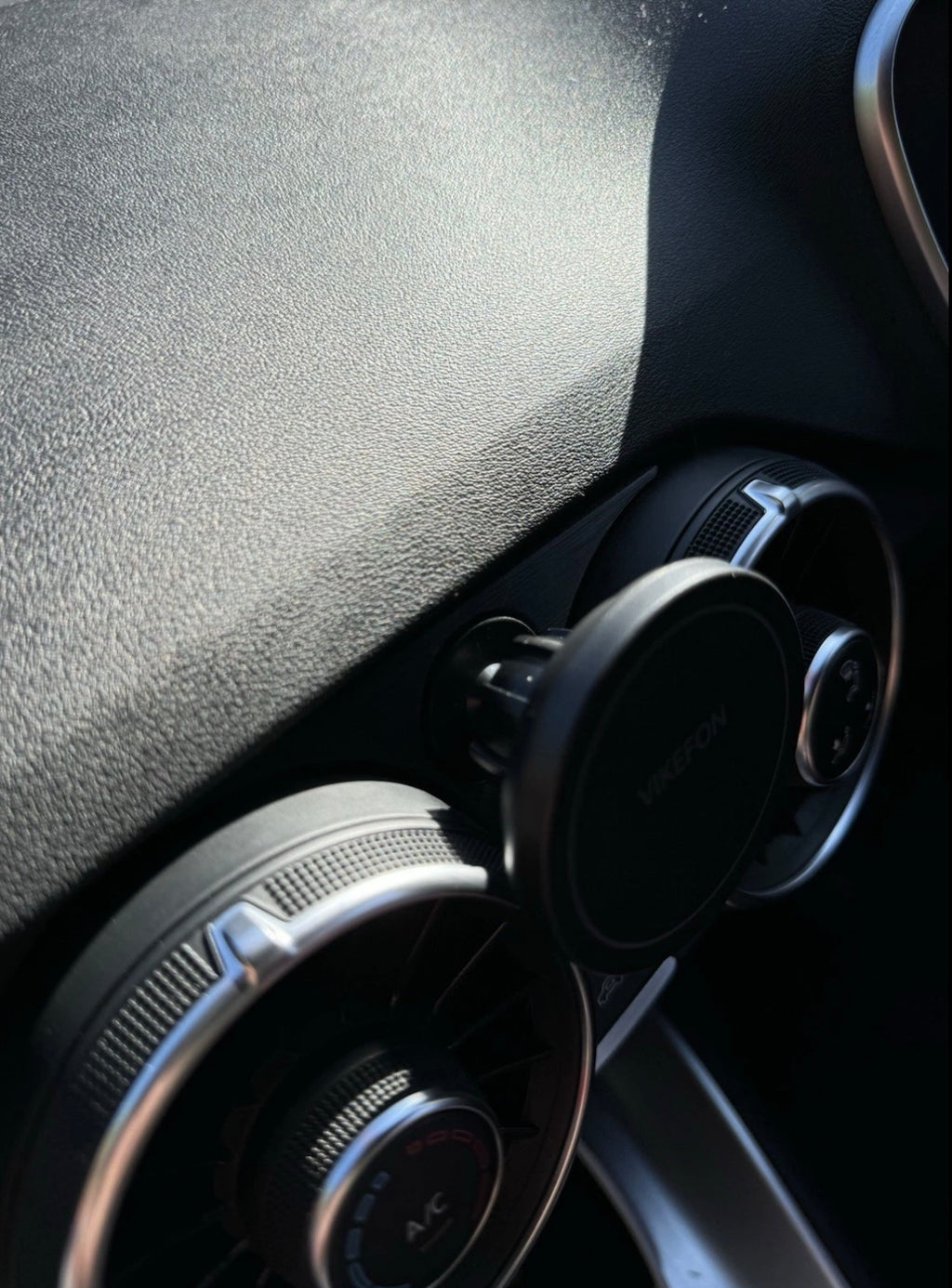 Audi TT MK3 Mag Safe Phone Holder