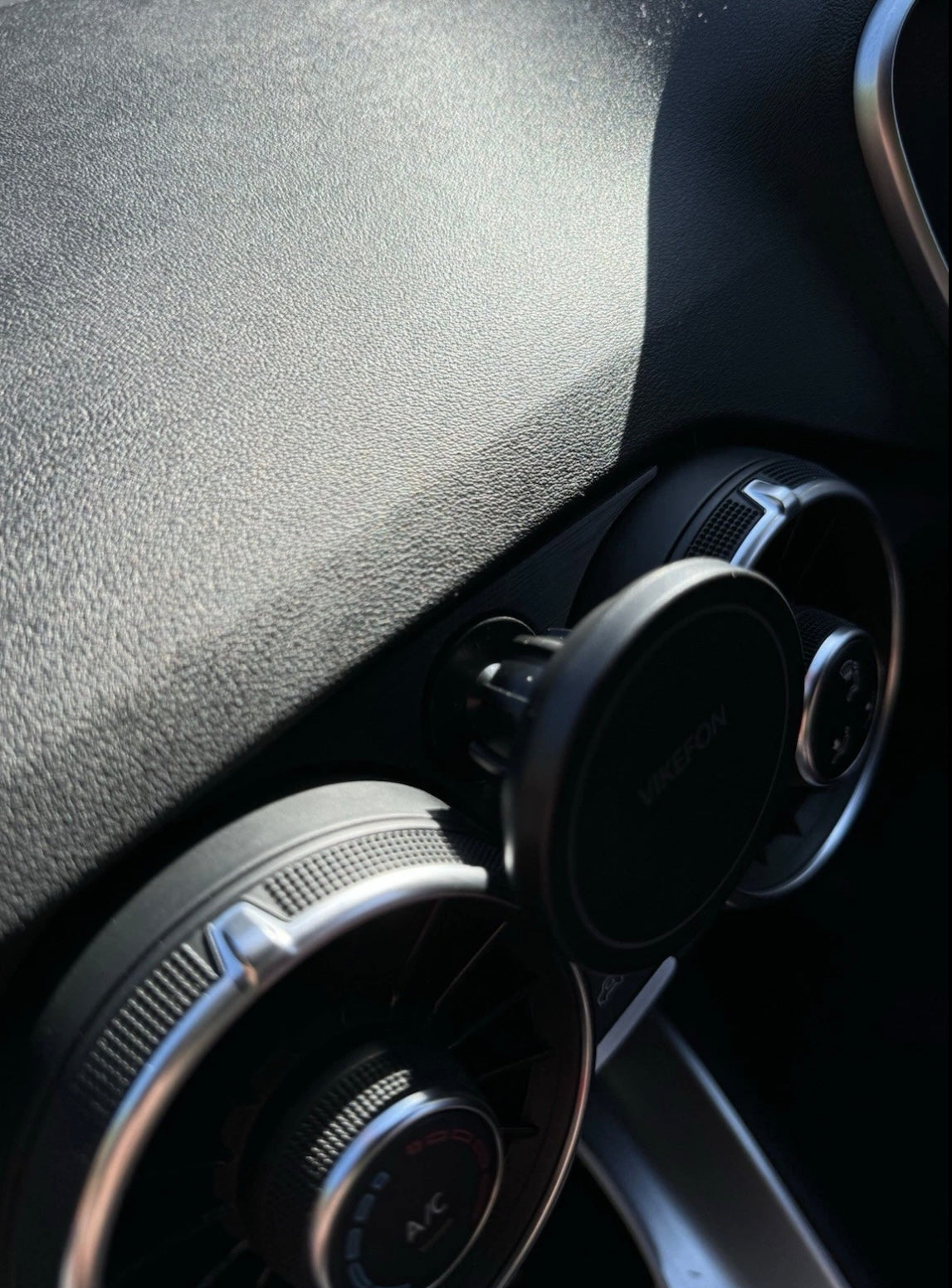 Audi TT MK3 Mag Safe Phone Holder
