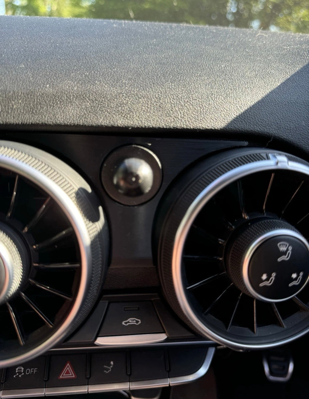 Audi TT MK3 Phone Holder